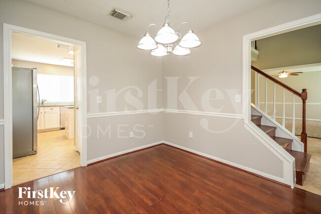 Foto del edificio - 4004 Ashwood Dr