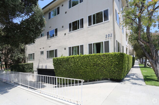 Foto del edificio - 202 N Clark Dr
