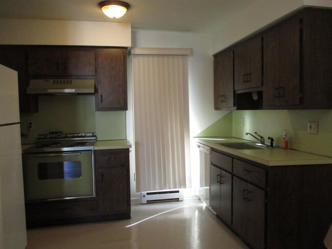 Building Photo - 88 Feronia Wy