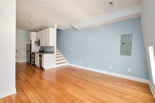 Building Photo - 1305 H St NE