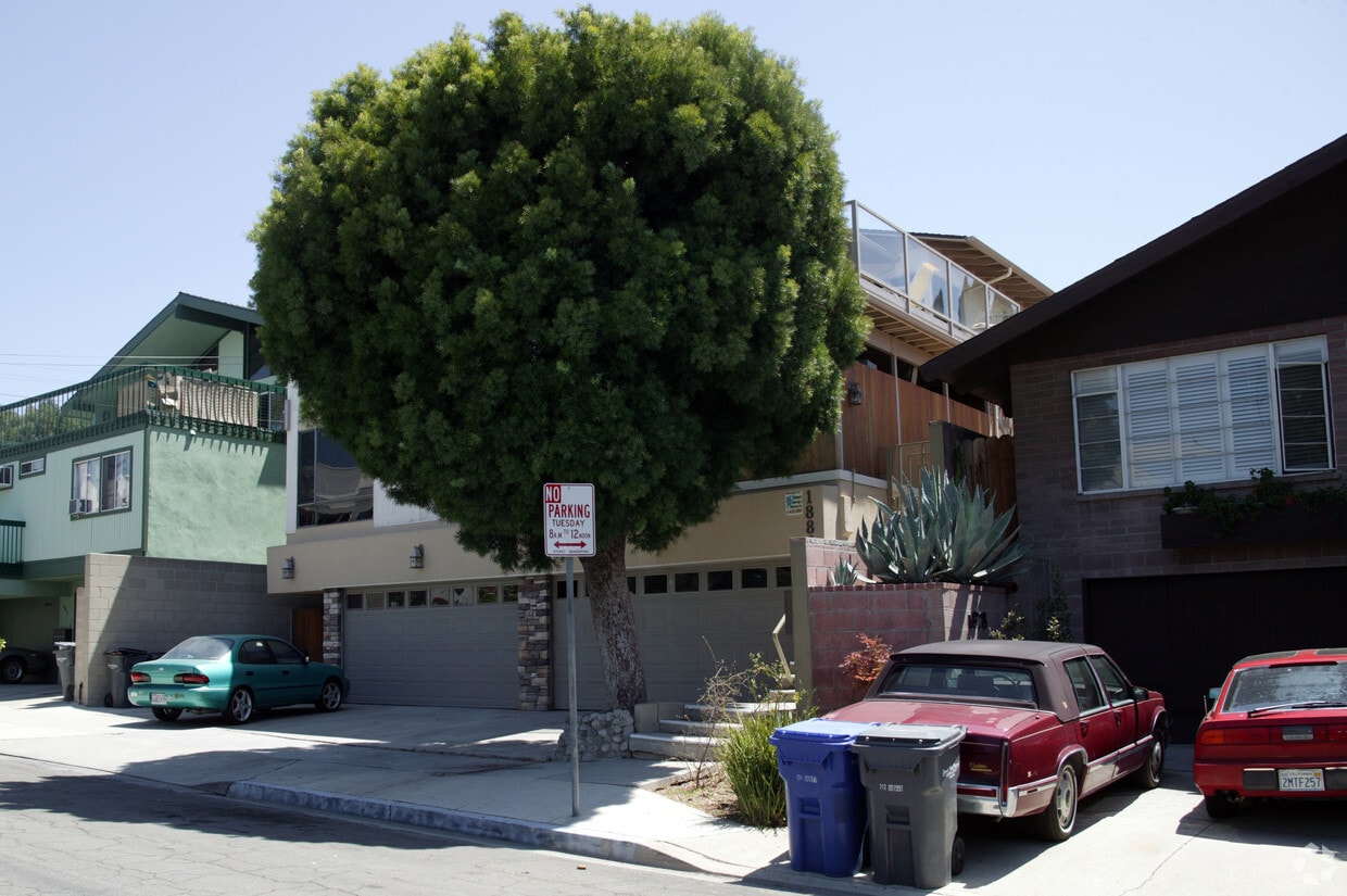 Building Photo - 1882 Molino Ave