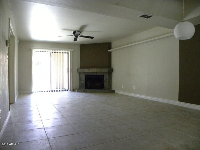 Foto del edificio - 9125 E Purdue Ave