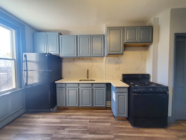 Unit 3R - 308 Clerk St