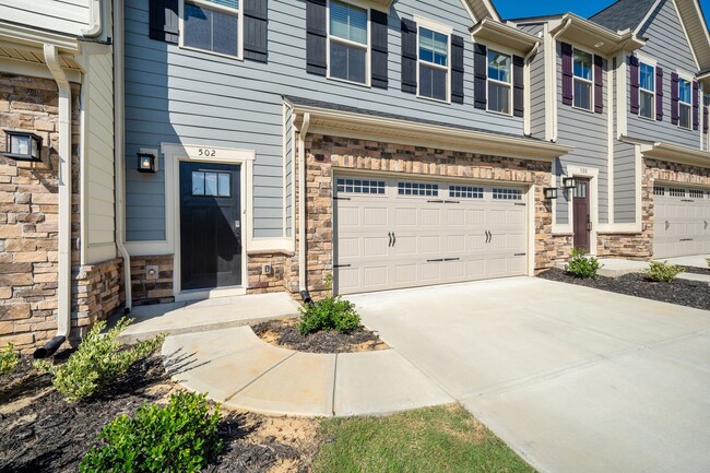 Building Photo - Newly Constructed 3 Bed/2.5 Bath Townhome ...