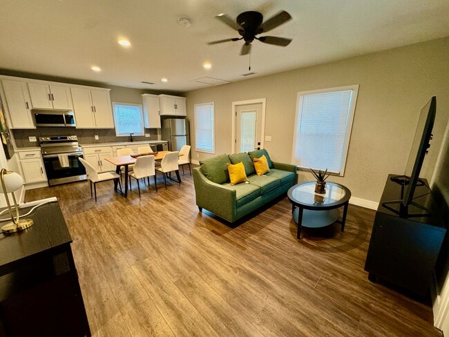 Foto del edificio - 2610 S Bryan St