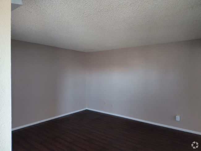 Building Photo - 15551 Sunland Gin Rd
