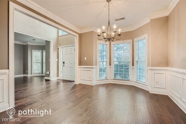 Building Photo - 4 br, 2.5 bath House - 4590 Santee Trail UNIT