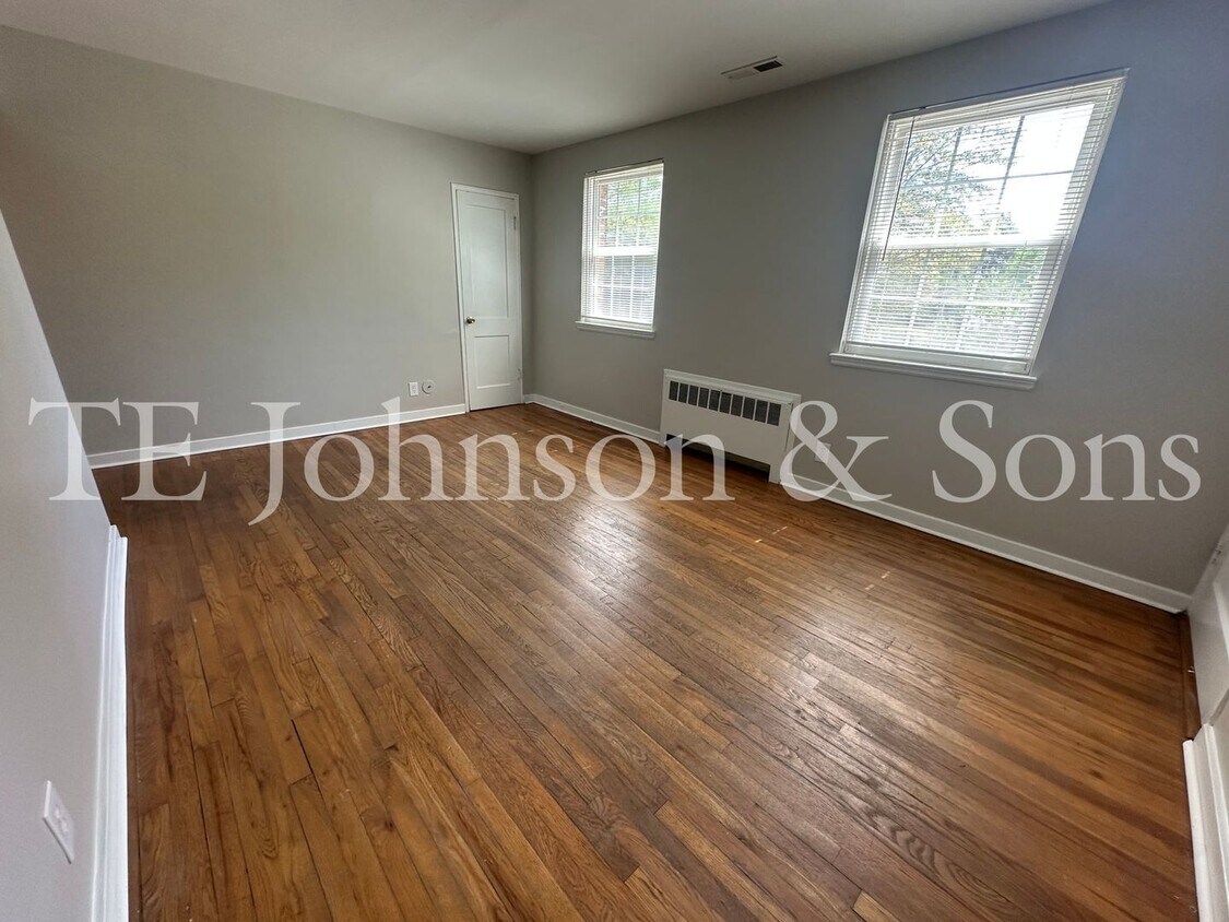 Foto principal - Spacious 2 Bedroom Condo
