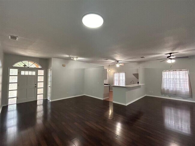 Building Photo - 1046 Whittier Cir