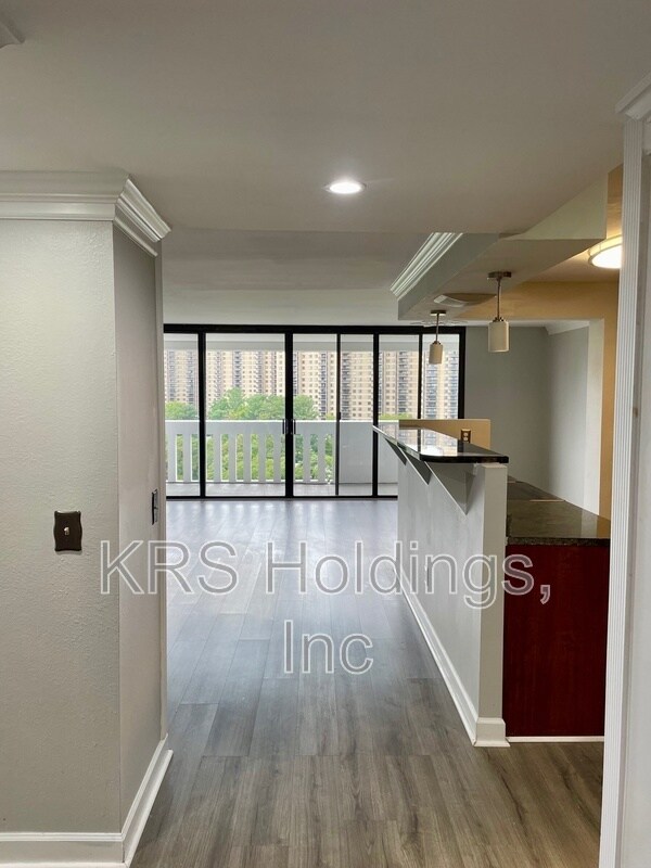 Foto del edificio - 6101 Edsall Rd