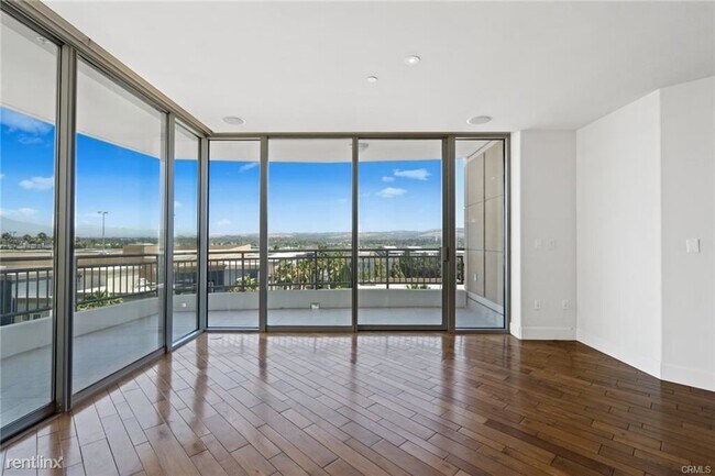 Building Photo - 2 br, 2.5 bath Condo - 5073 Scholarship