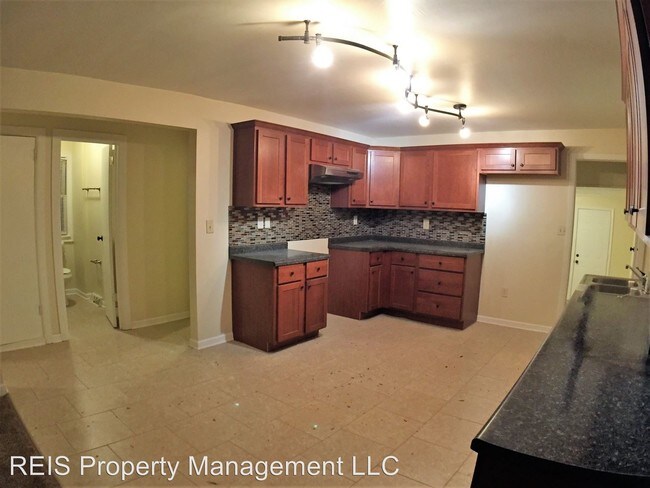 Foto del edificio - 4902 N 66th St