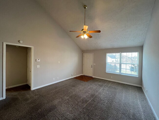 Foto del edificio - Cute 3 BR 2 Bath Home in Cul de Sac - Minu...