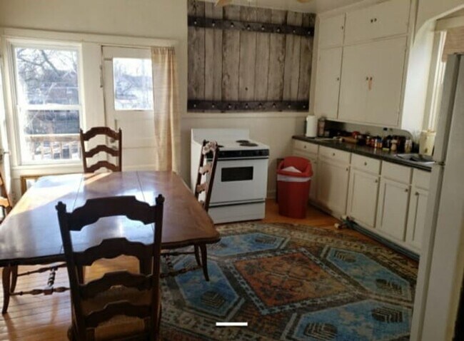 Foto del edificio - 4th St Duplex