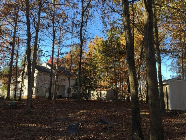 Foto del edificio - 5633 Lake Sharon Dr