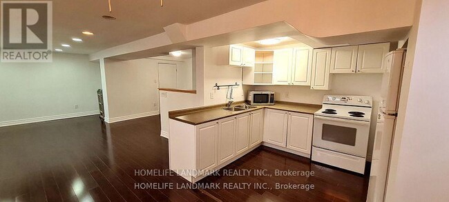 Building Photo - 1056 Wayne Dr