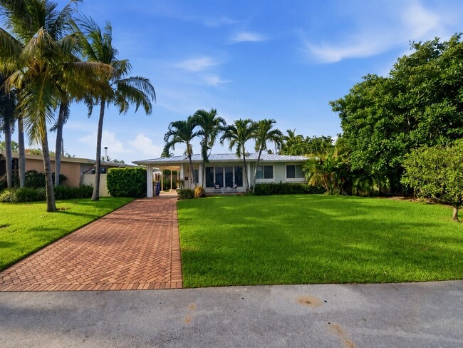 Photo - 2685 SE 6th St (Pompano Beach, FL) House
