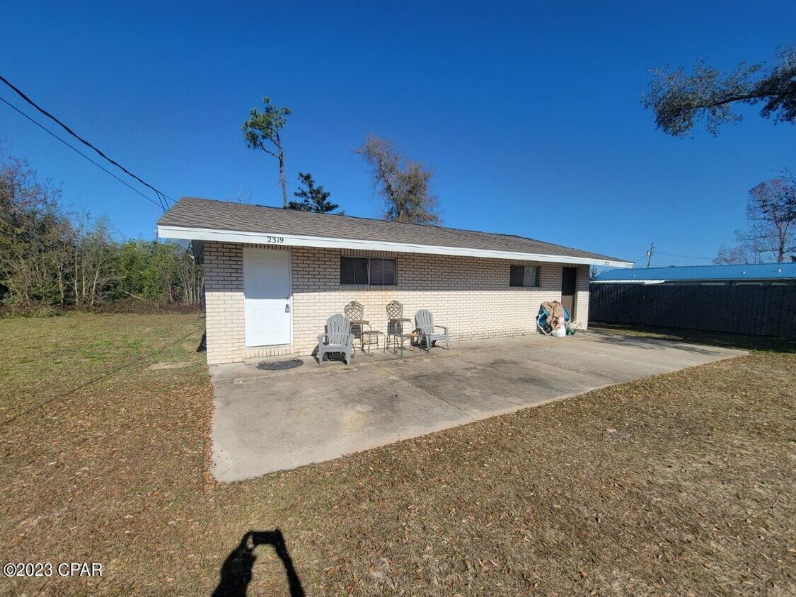 Primary Photo - 2319 E 16th Ct