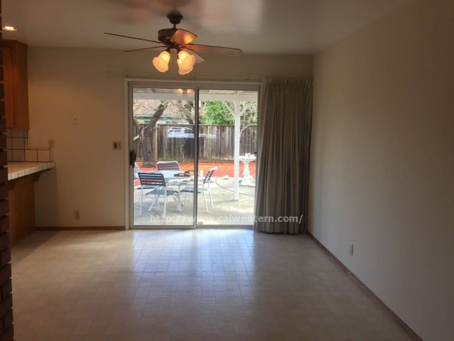 Building Photo - 1324 Bing Dr