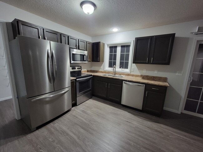 Building Photo - 92 Guideboard Rd