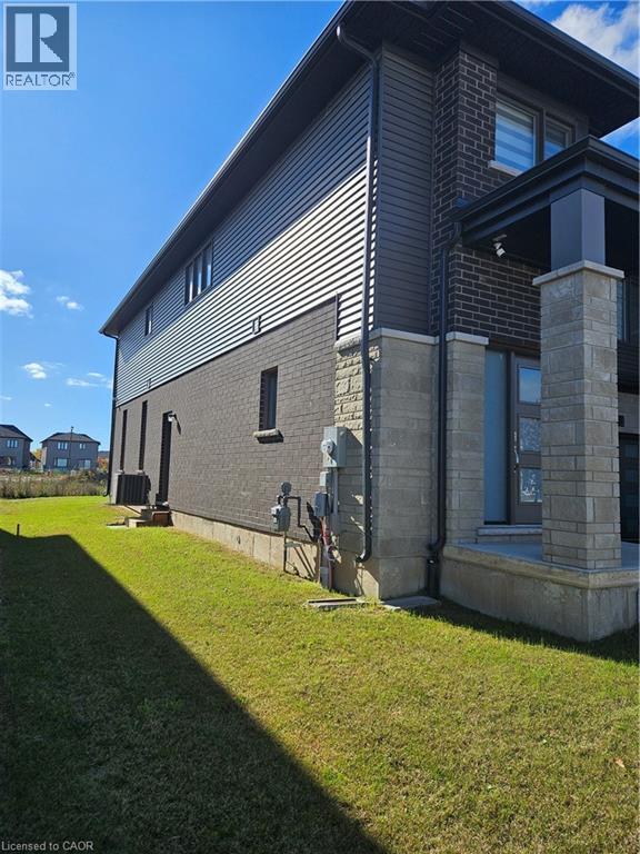 Building Photo - 82 Acacia Rd