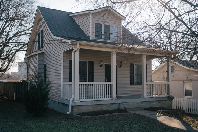 frente - 1103 Summit Ave