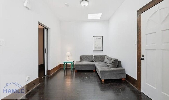 Building Photo - 219 Abercorn St
