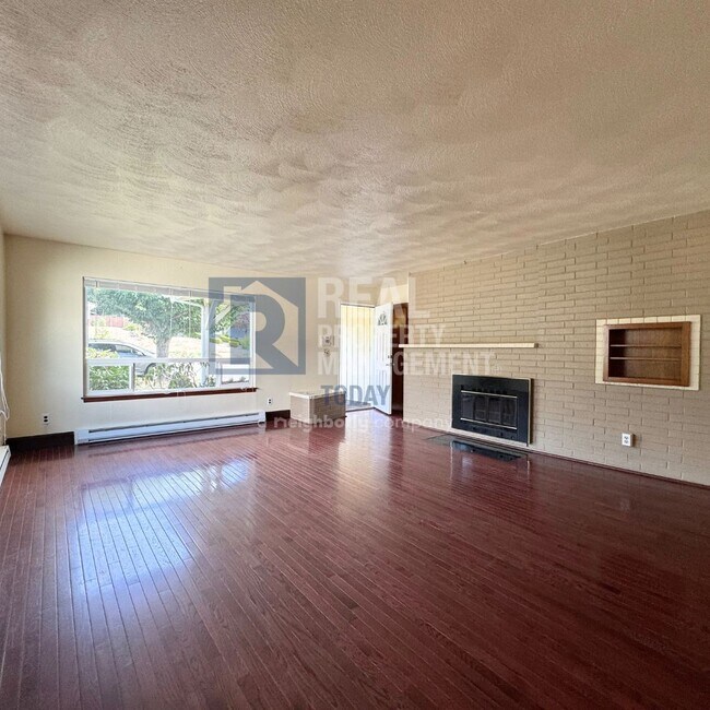 Foto del edificio - Charming 2 Bedroom In Fircrest!