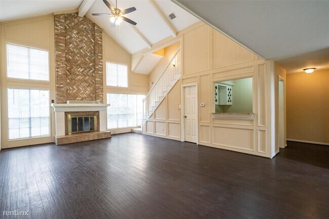 Foto del edificio - 5 br, 3 bath House - 20015 Lucia Lane