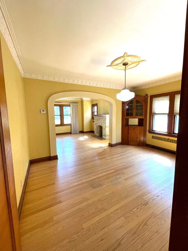 Dining room 14x10 - 3249 S Delaware Ave