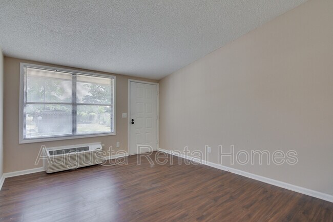Building Photo - 155 Fister Ct
