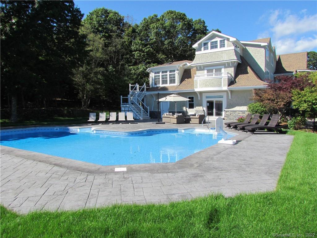 Primary Photo - 325 River Rd