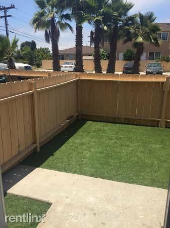 Building Photo - 3 br, 1.5 bath Townhome - 2555 Ulric St