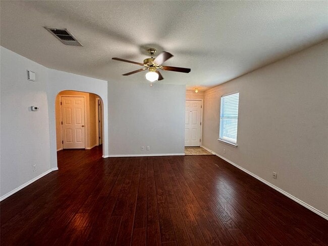 Building Photo - 14420 Cummins Way