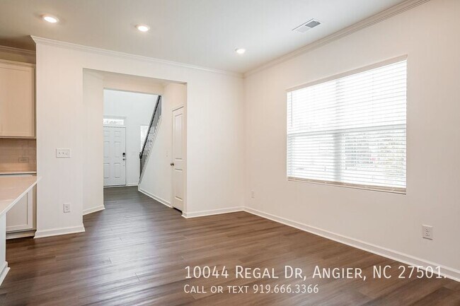 Building Photo - 10044 Regal Dr