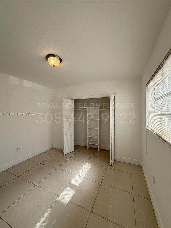 Foto del edificio - 4410 W Flagler St
