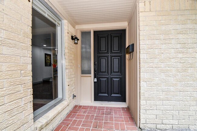 Foto del edificio - 5850 Paisley St