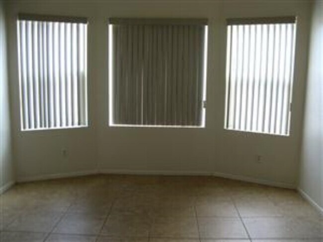 Foto del edificio - 9110 W Monte Vista Rd