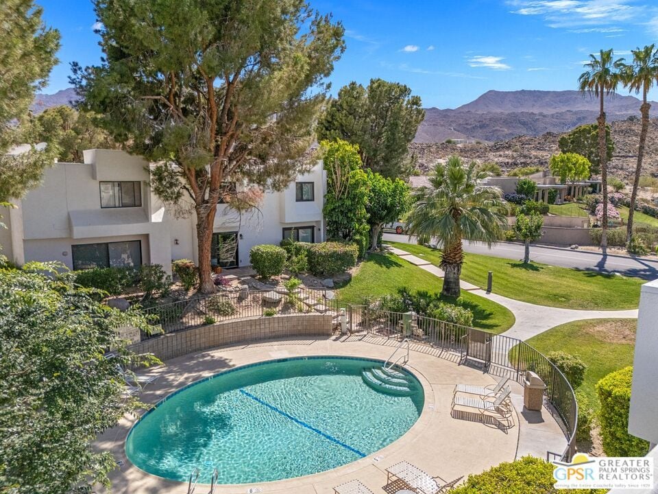 Primary Photo - 48756 Desert Flower Dr