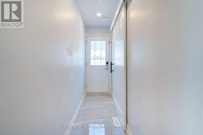 Building Photo - 6 Alcester Ct