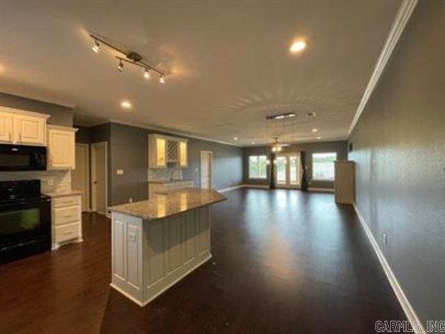 Building Photo - 225 Lookout Point