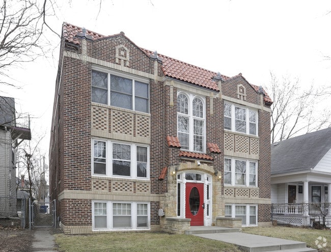 Building Photo - 2705 Dupont Ave S