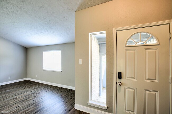 Building Photo - 3 br, 2.5 bath House - 305 Brookdale Dr