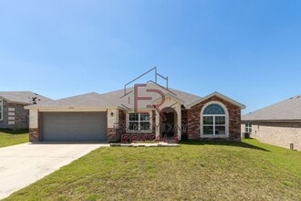 Building Photo - 6705 Black Springs Dr