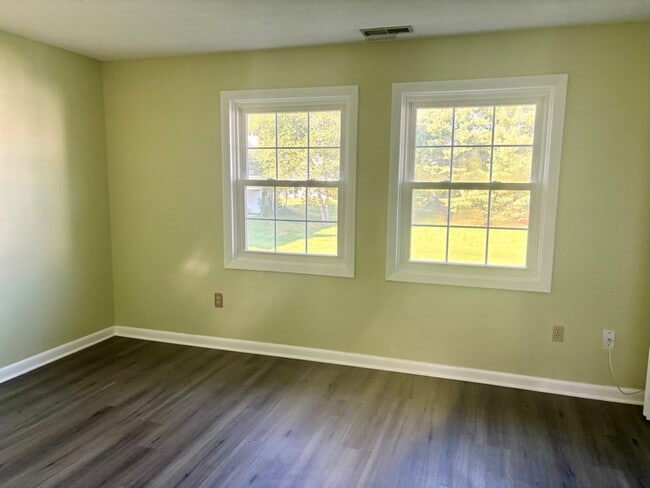 Building Photo - 407 Spring Meadow Rd