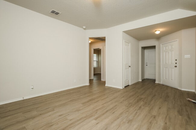 Building Photo - 5207 Jade Crossing