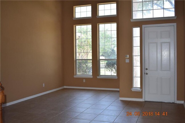 Building Photo - 2937 Willowdale Ct