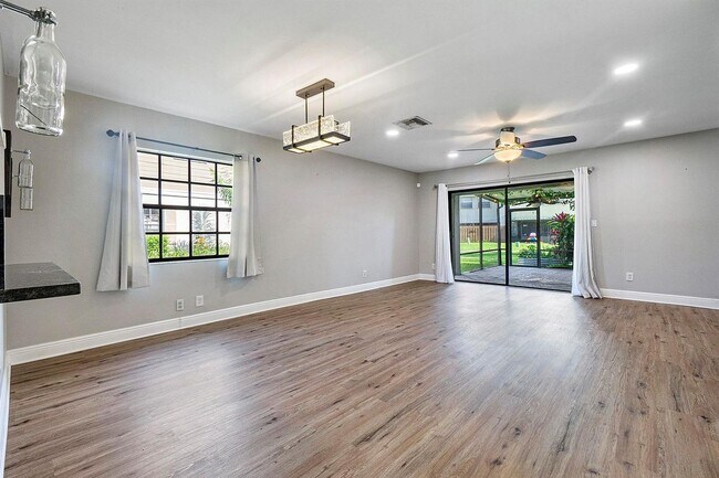 Foto del edificio - 10723 NW 10th St