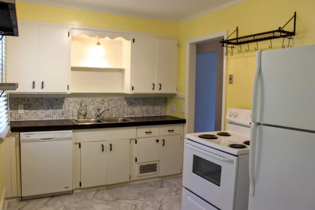 Building Photo - 1348 S 51st Ave
