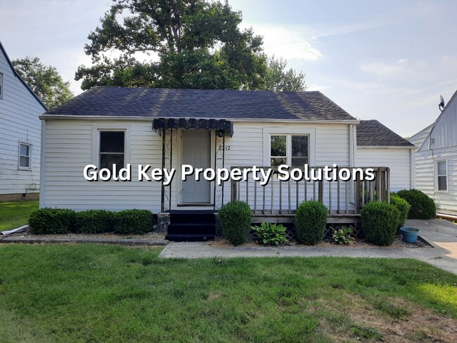 Building Photo - 4 BR 1 BA House Near Ball State with Washe...